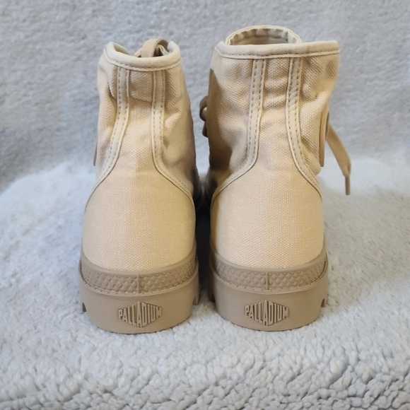 New in box Palladium Men's Boots Sz 9, Beige and Tan - Picture 4 of 9